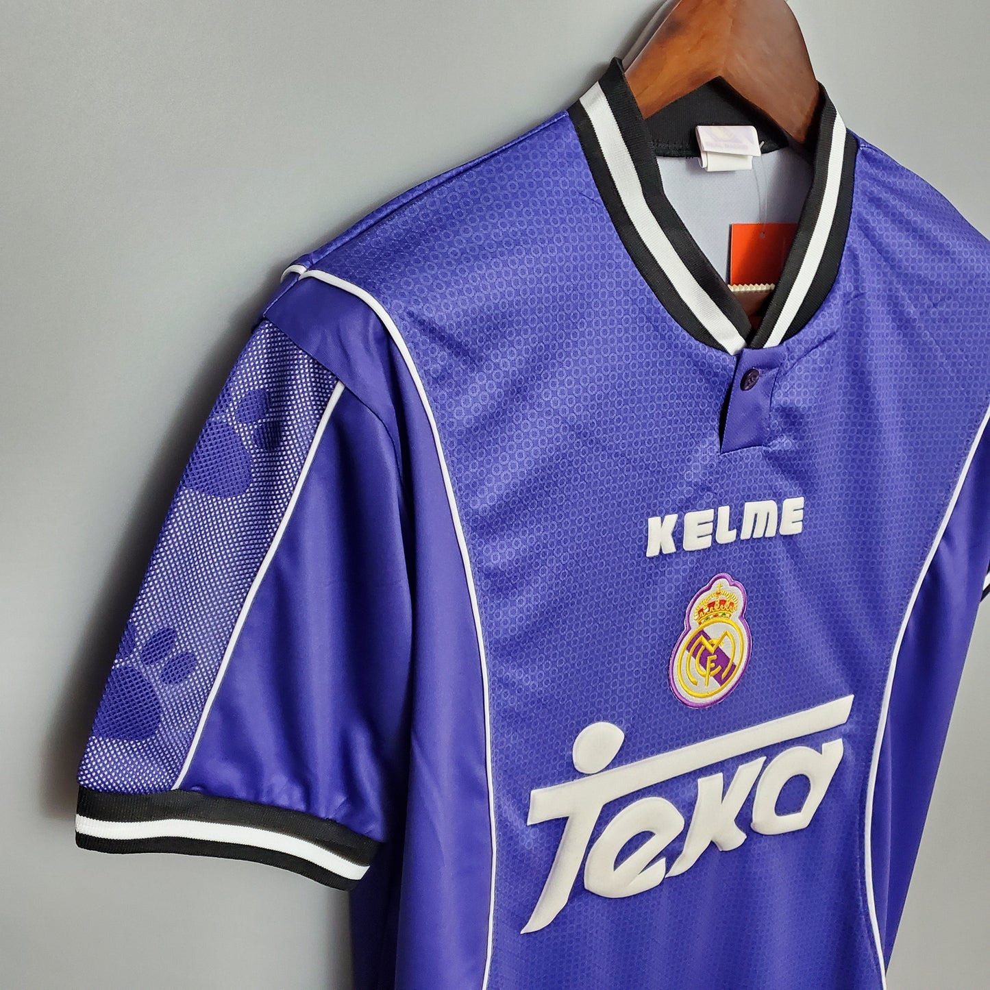 Camisa Real Madrid Reserva 97/98 - Versao Retro - imagem 4
