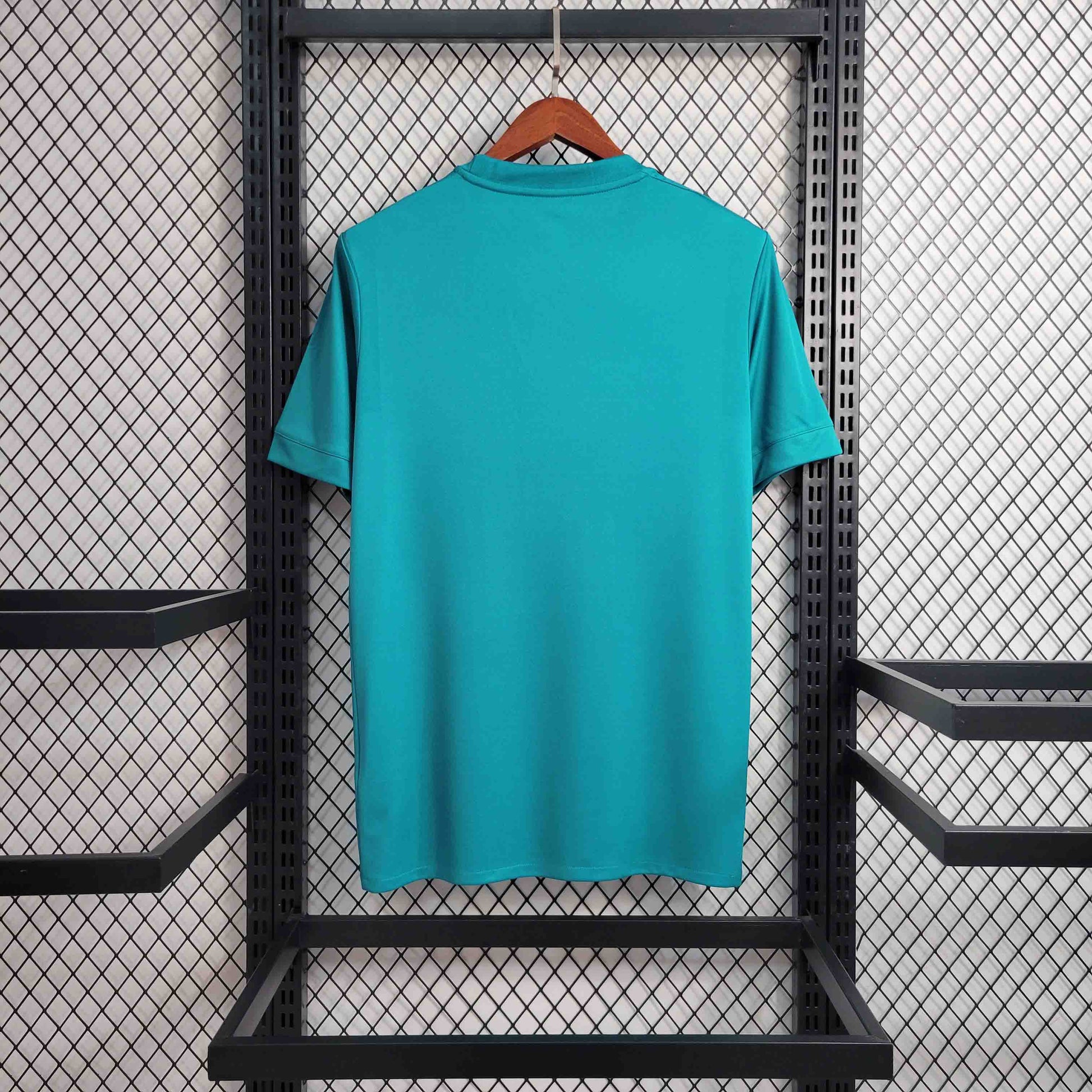 Camisa Real Madrid II 17/18 - Versao Retro - detalhe