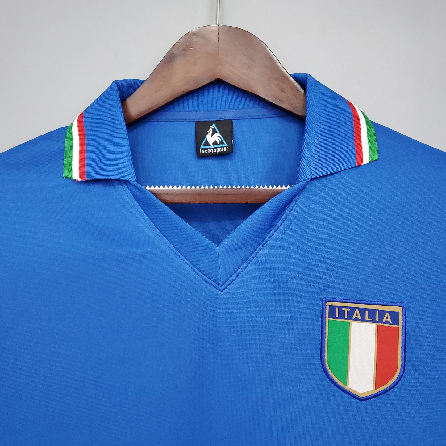 Camisa Italia Titular 1982 - Versao Retro - detalhe