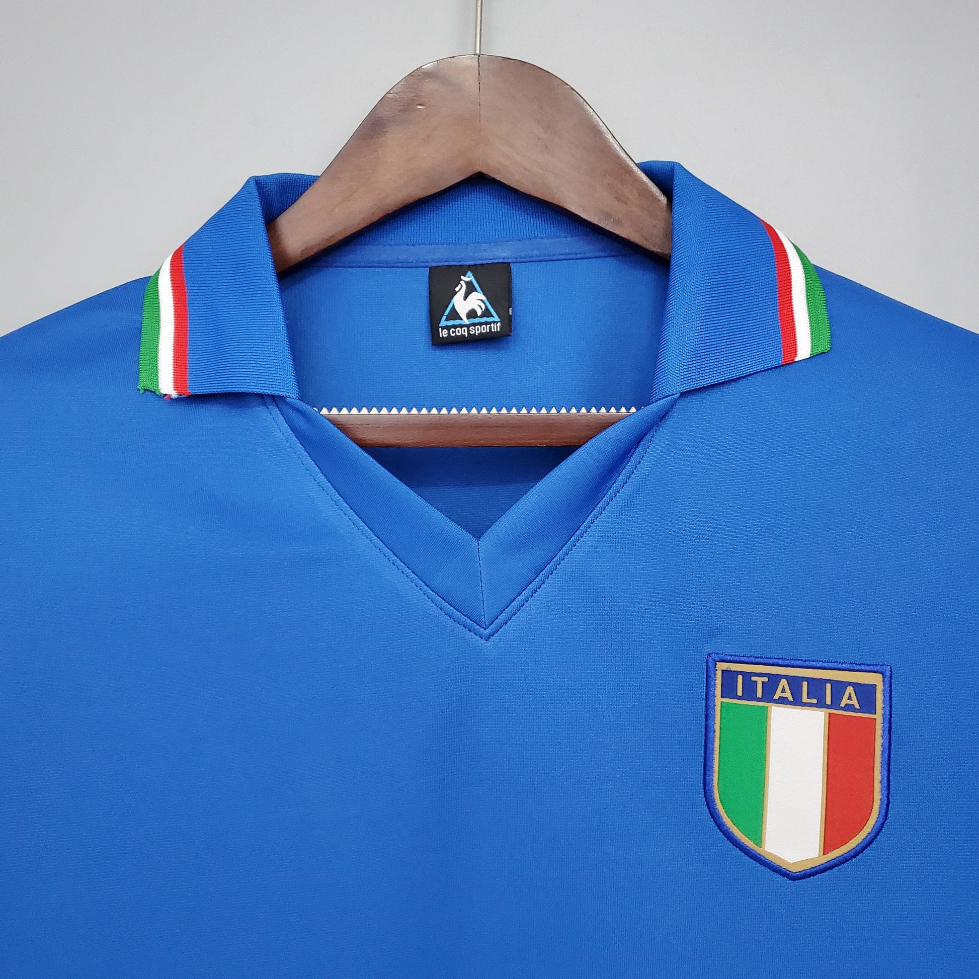 Camisa Italia Titular 1982 - Versao Retro - detalhe