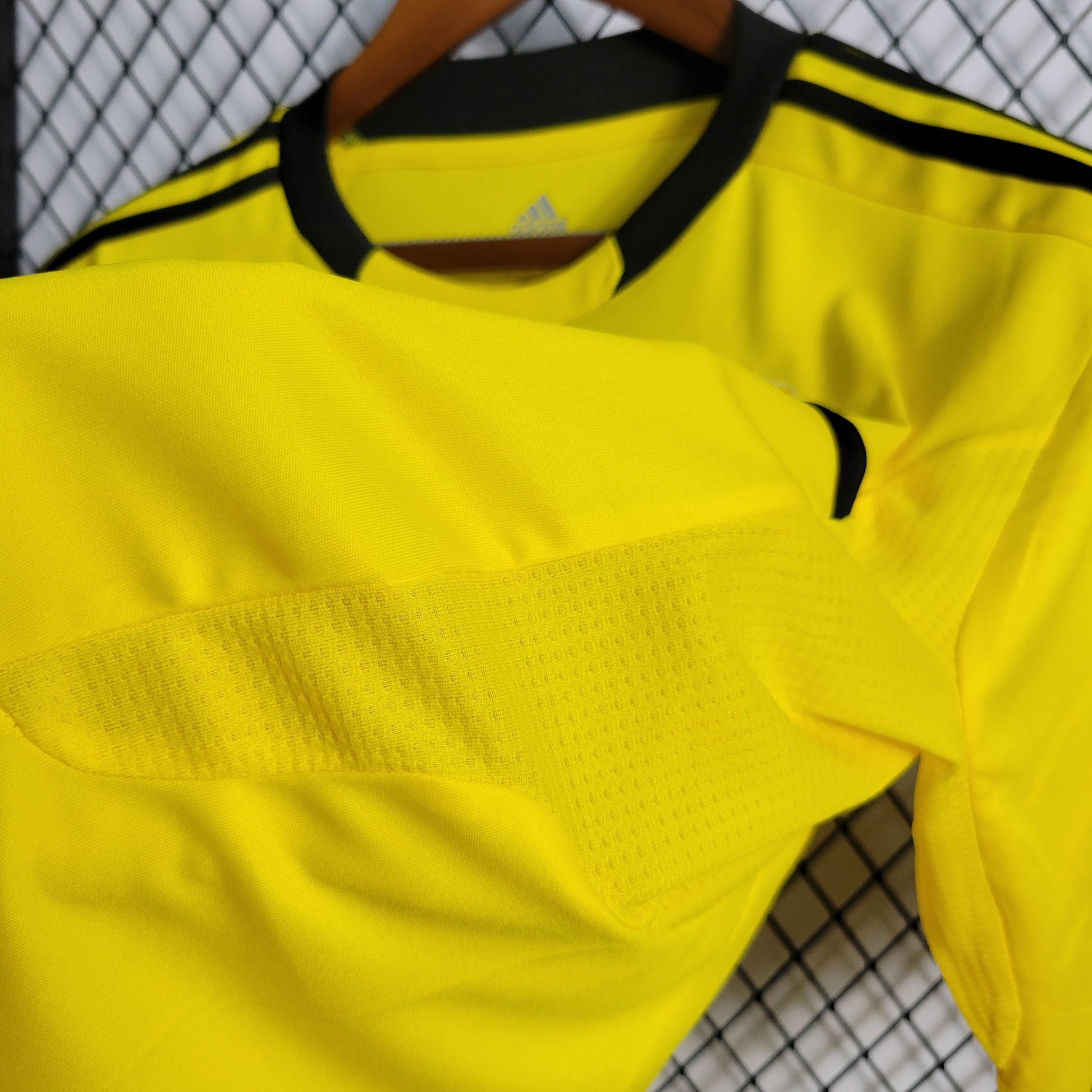 Camisa Real Madrid Goleiro Amarela 11/12 - Versao Retro - imagem 4