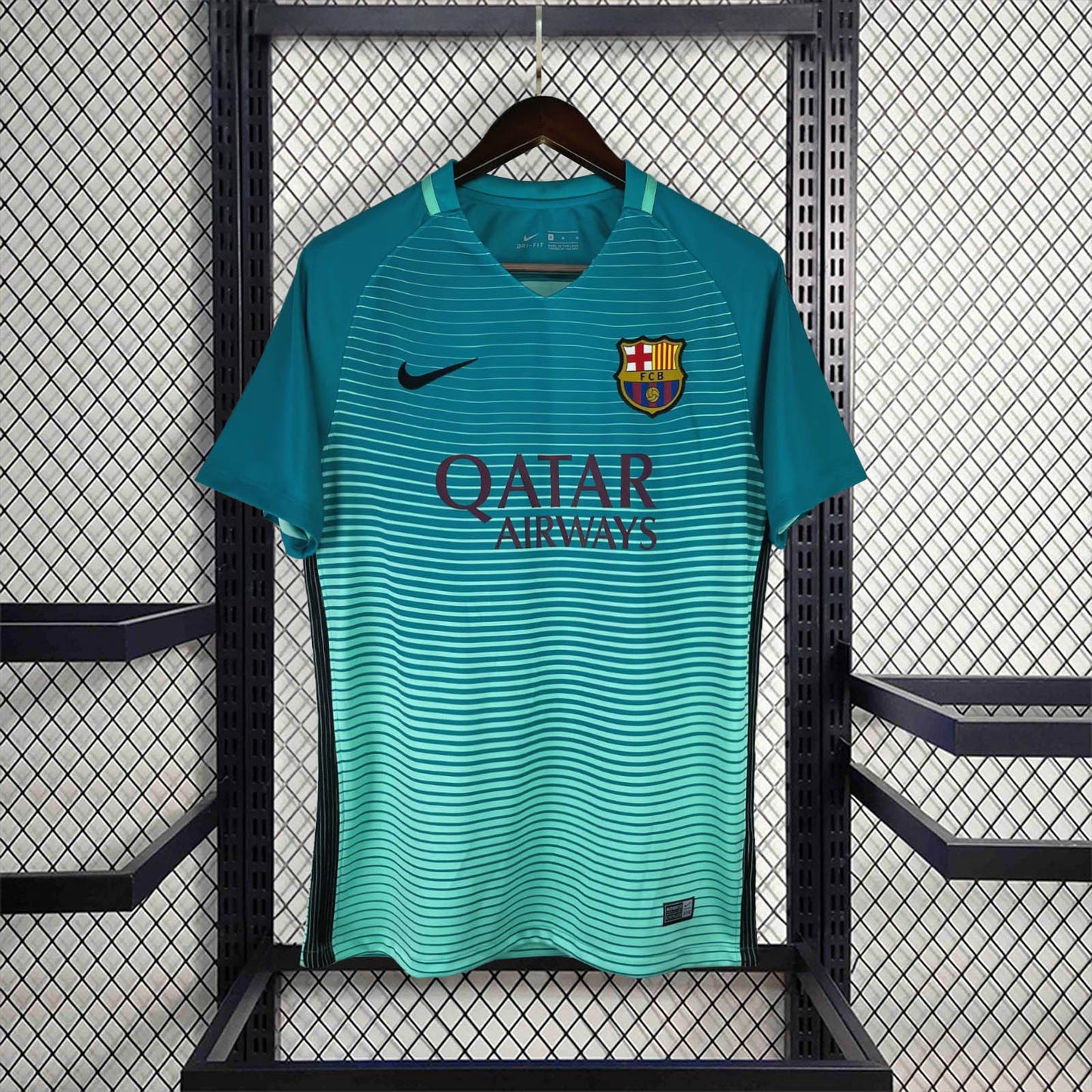Camisa Barcelona II 16/17 - Versao Retro - imagem 4