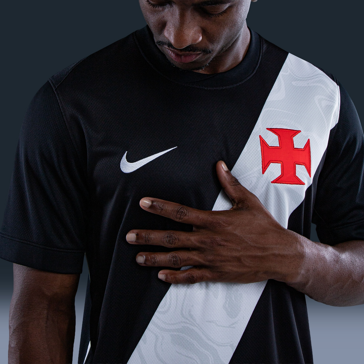 Camisa Vasco 2026/27 I MARINO N° 18 - vista traseira