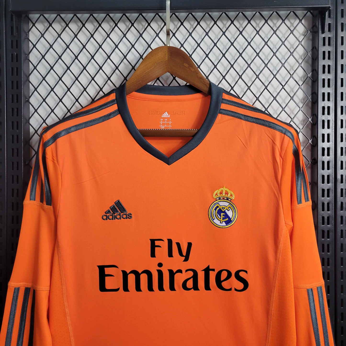 Camisa Real Madrid II 13/14 - Versao Retro Manga Longa - detalhe
