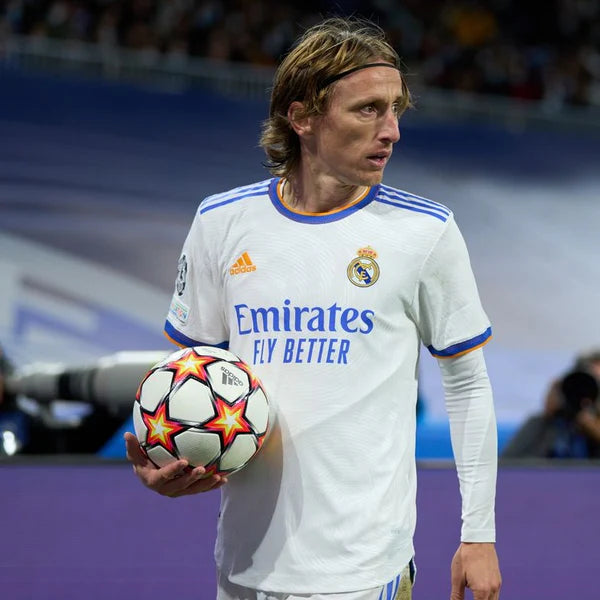 Camisa Retrô Real Madrid 2021/22 Home