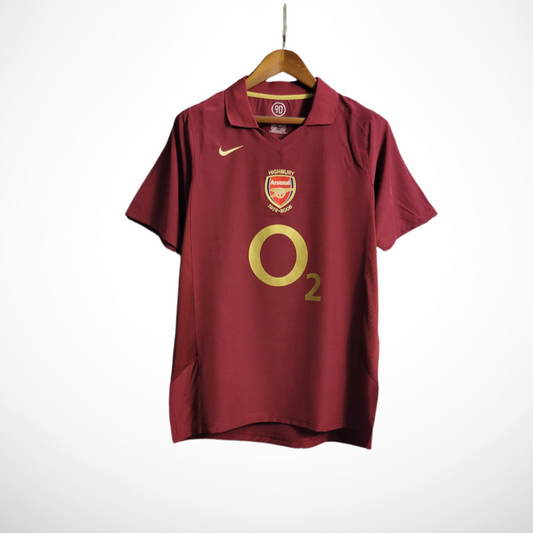 Camisa Arsenal Titular 05/06 - Versao Retro - vista frontal
