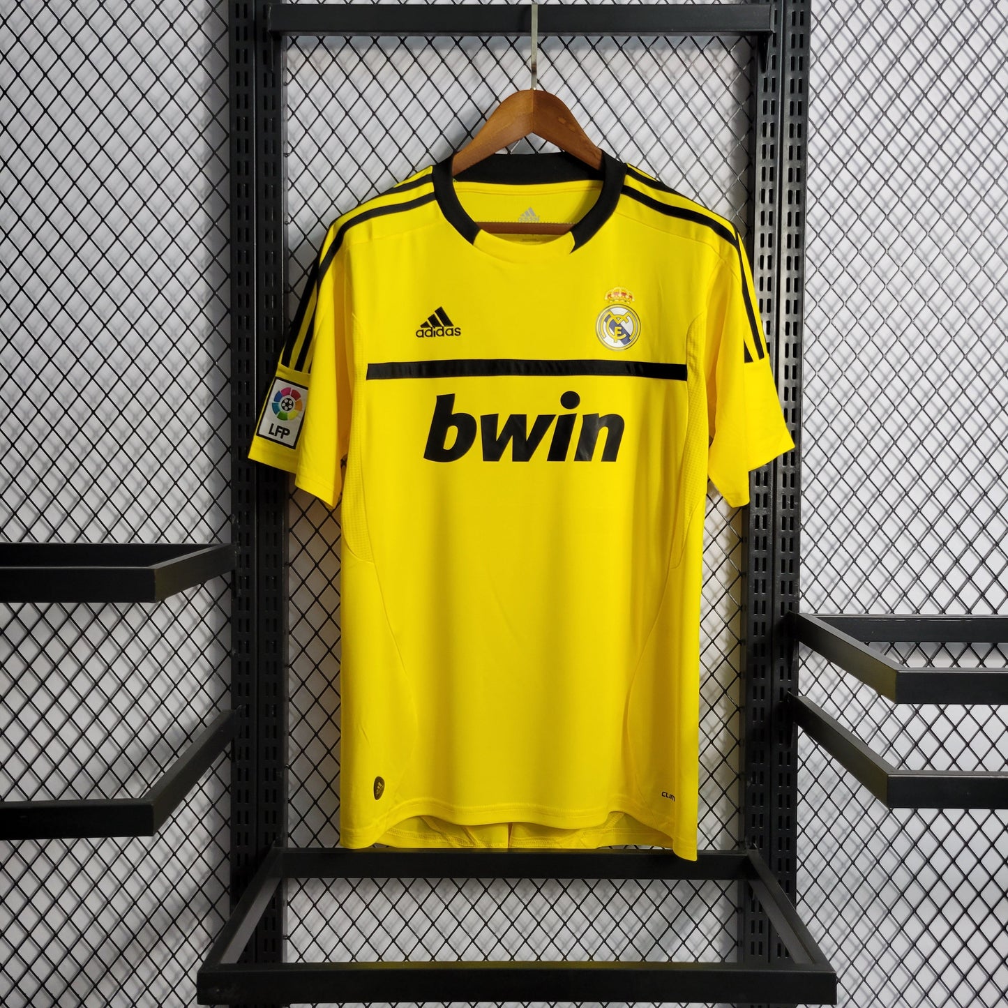 Camisa Real Madrid Goleiro Amarela 11/12 - Versao Retro - vista traseira