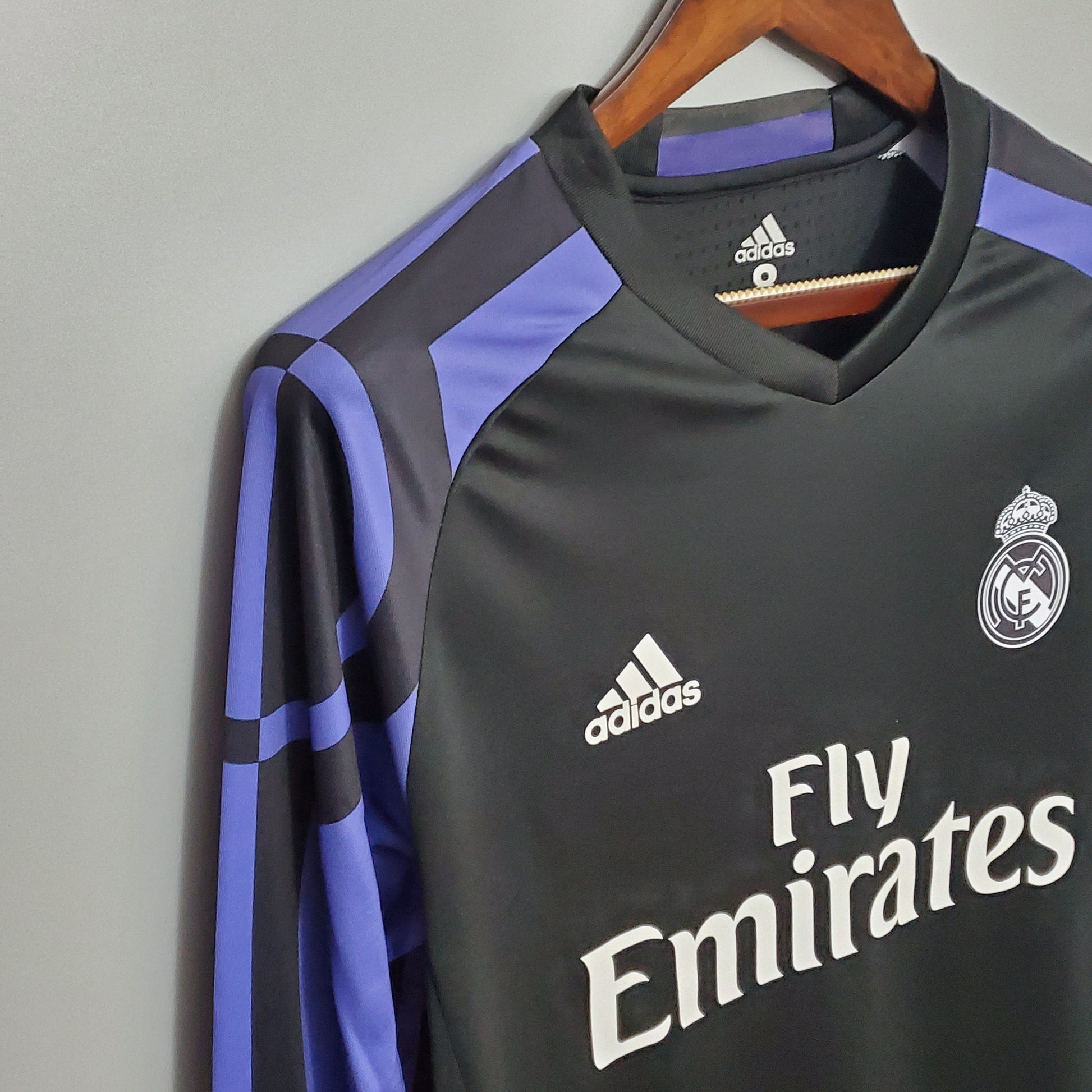 Camisa Real Madrid III 15/16 - Versao Retro Manga Longa - imagem 4