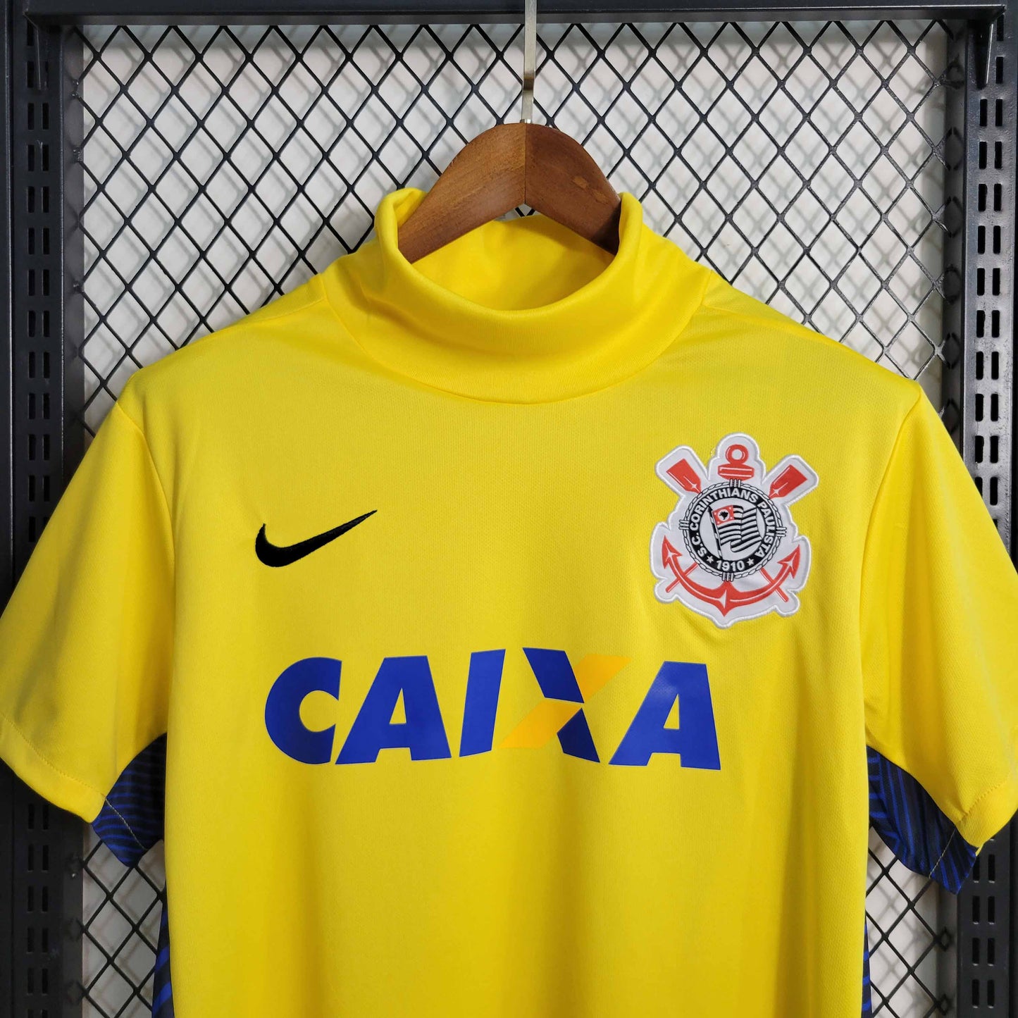 Camisa Corinthians Goleiro 14/15 - Versao Retro - detalhe