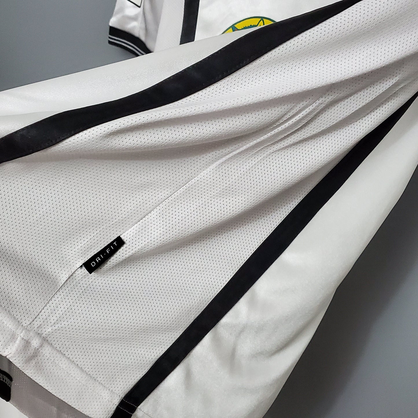 Camisa Valencia Titular 01/02 - Versao Retro - imagem 4