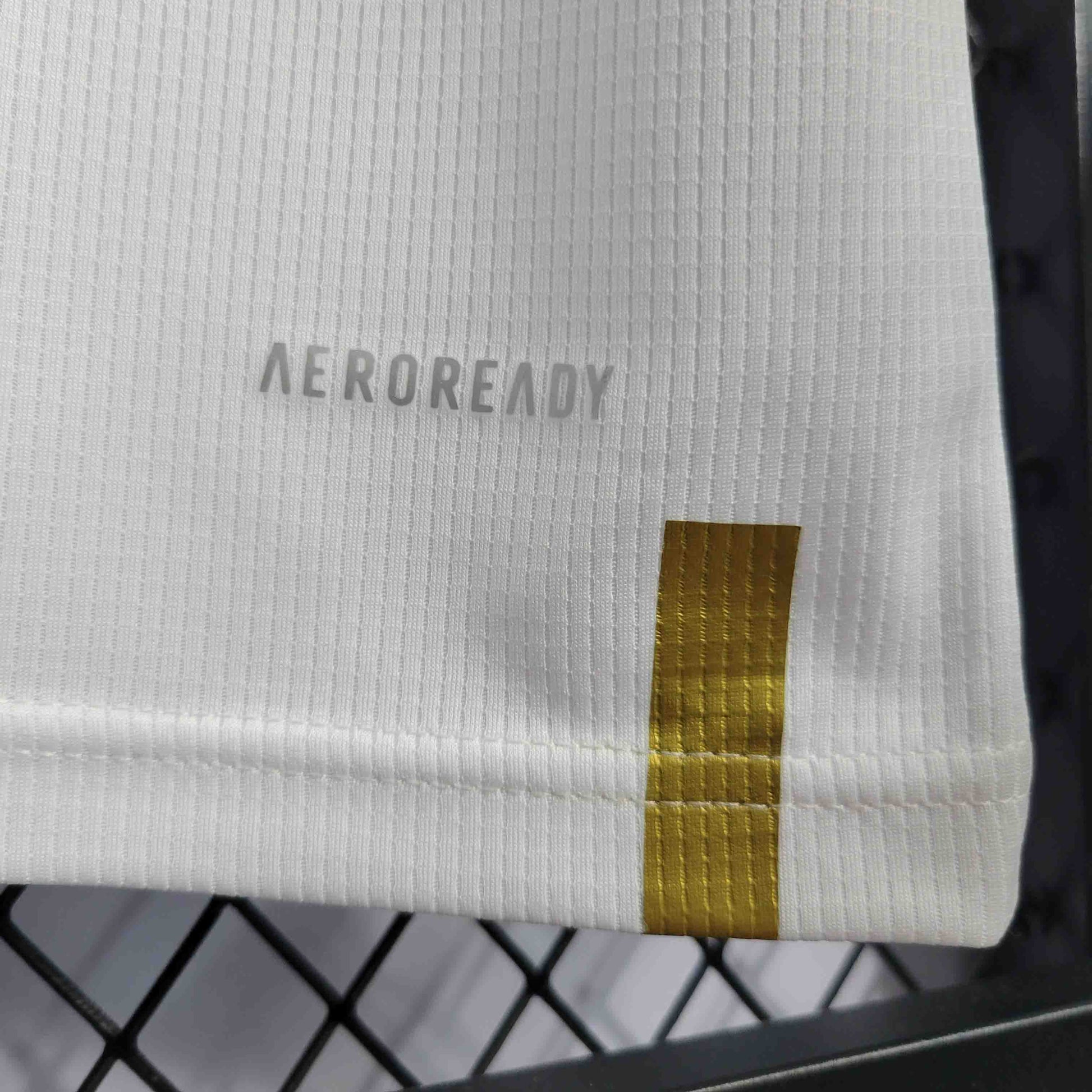 Camisa Real Madrid Home 18/19 - Versao Retro - detalhe