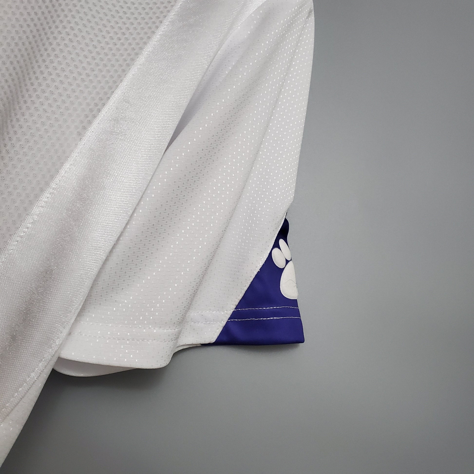 Camisa Real Madrid Titular 97/98 - Versao Retro - detalhe