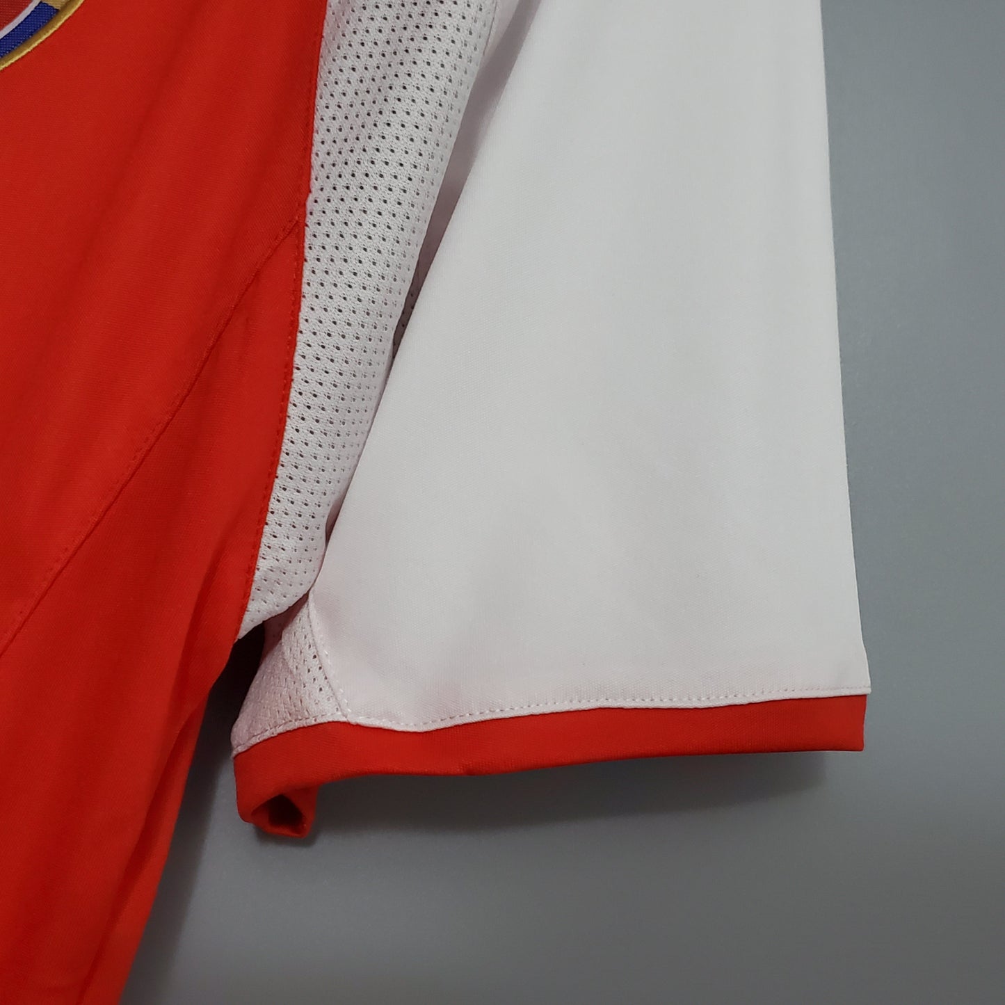 Camisa Arsenal Titular 02/04 - Versao Retro - detalhe