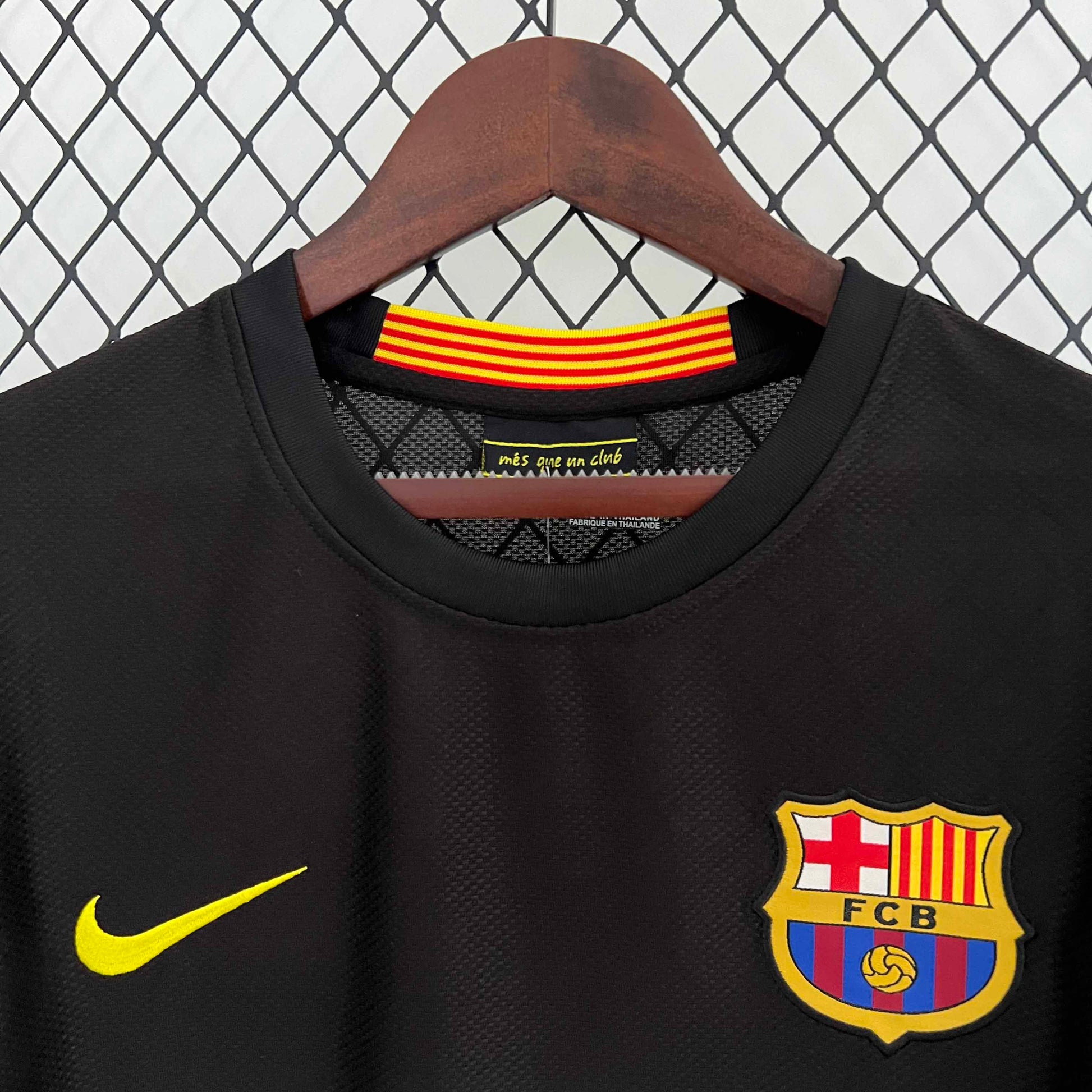 Camisa Barcelona III 13/14 - Versao Retro - imagem 4