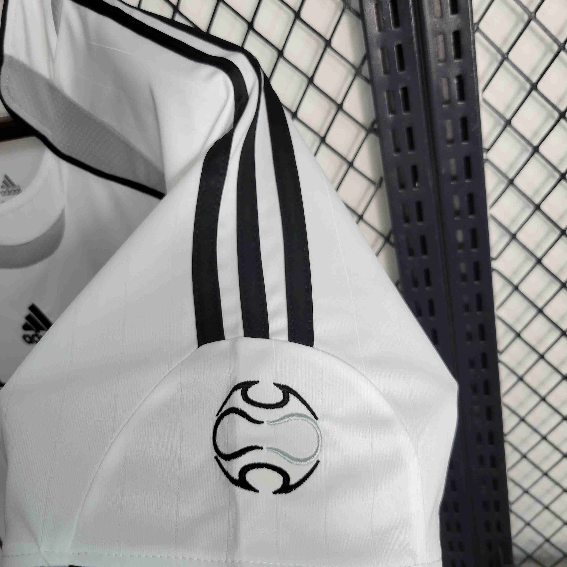 Camisa Real Madrid Home 06/07 - Versao Retro - imagem 4