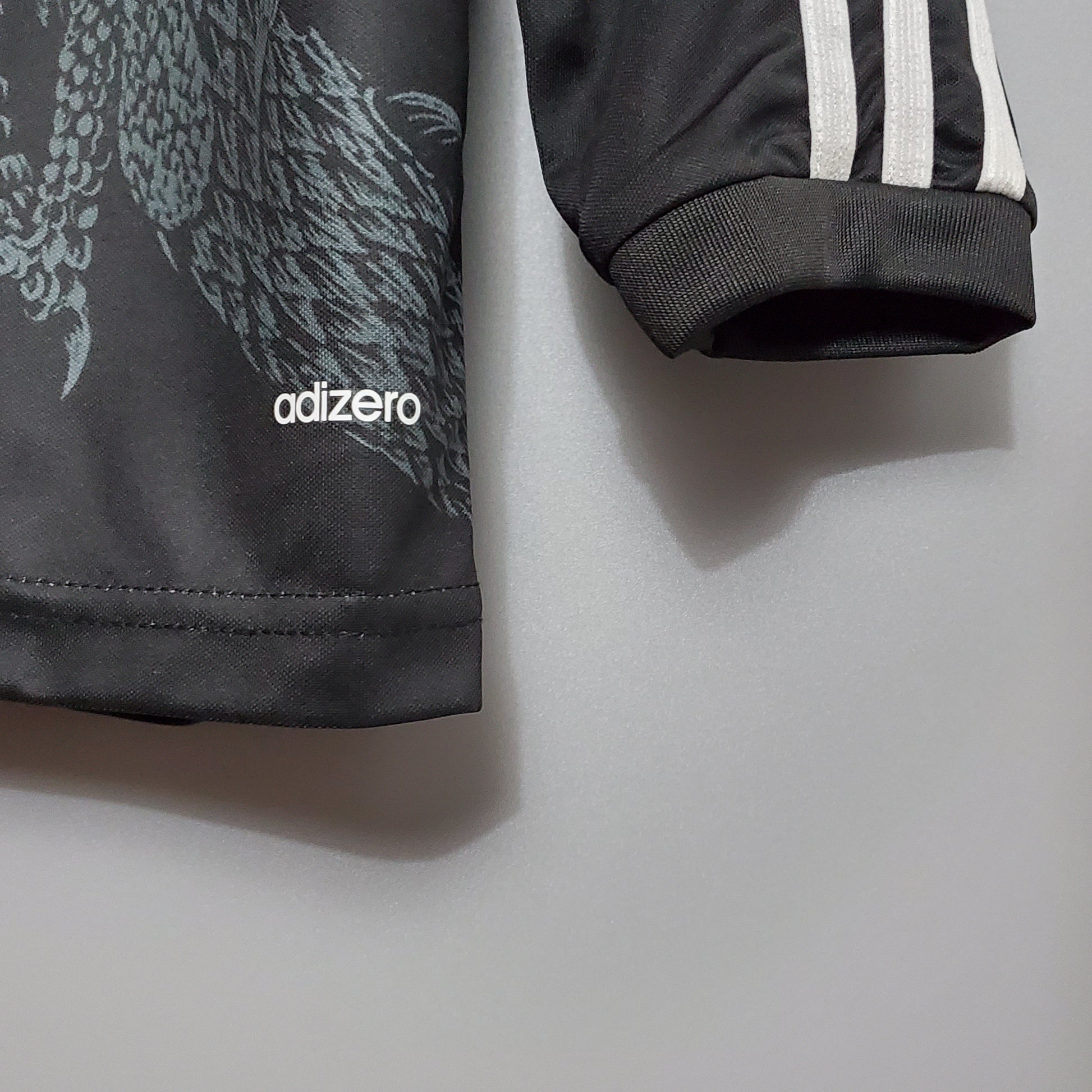 Camisa Real Madrid III 14/15 - Versao Retro Manga Longa - detalhe