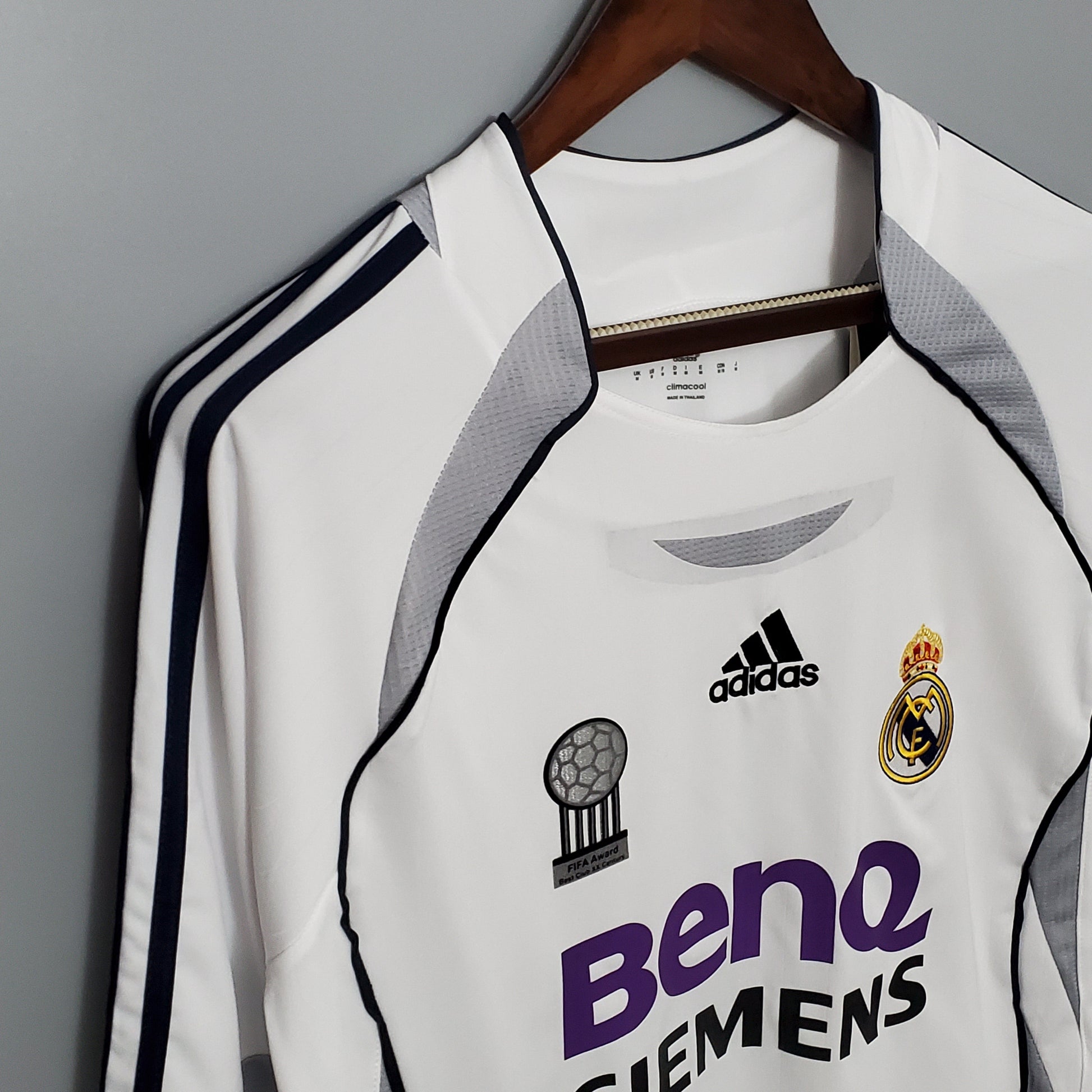 Camisa Real Madrid Titular 06/07 - Versao Retro Manga Longa - imagem 5