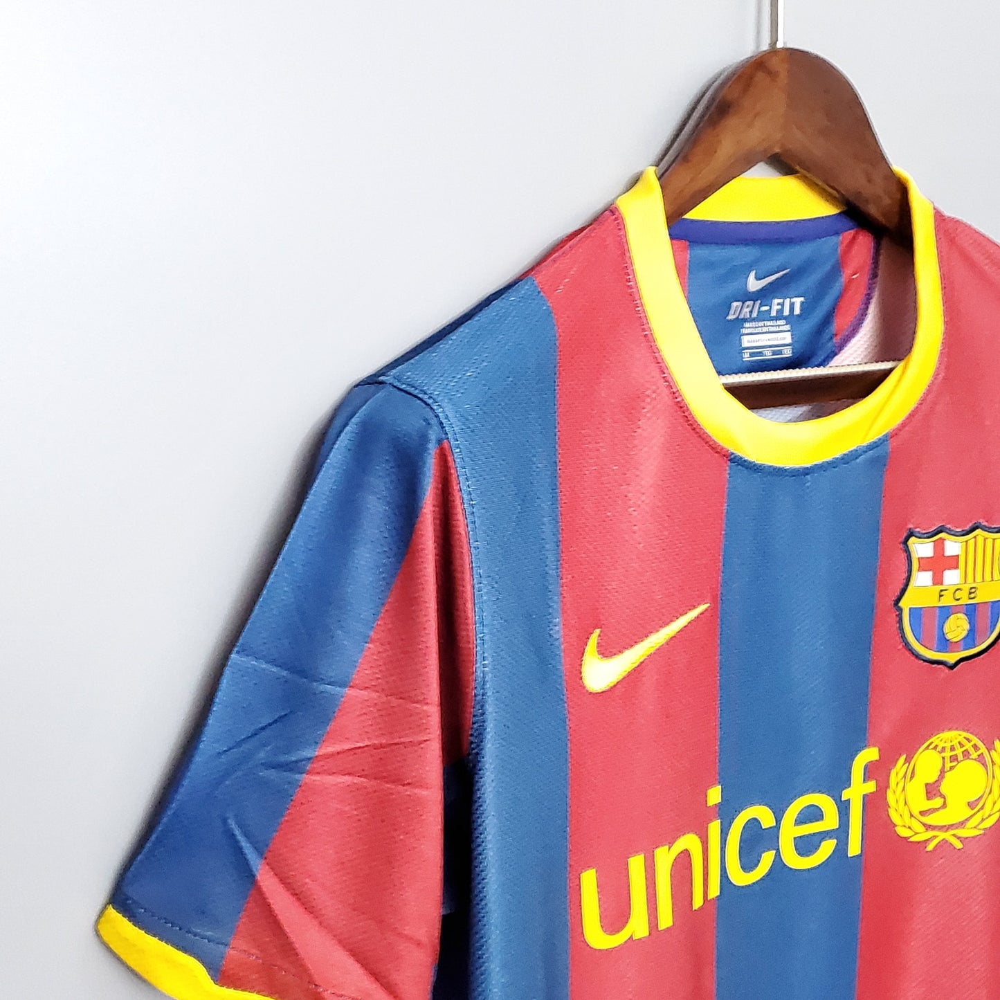 Camisa Barcelona Titular 10/11 - Versão Retrô