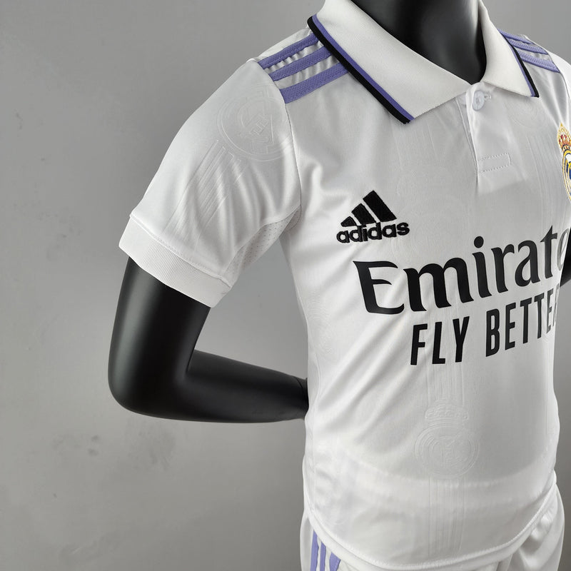 Conjunto Infantil Real Madrid 2022/23 - Home