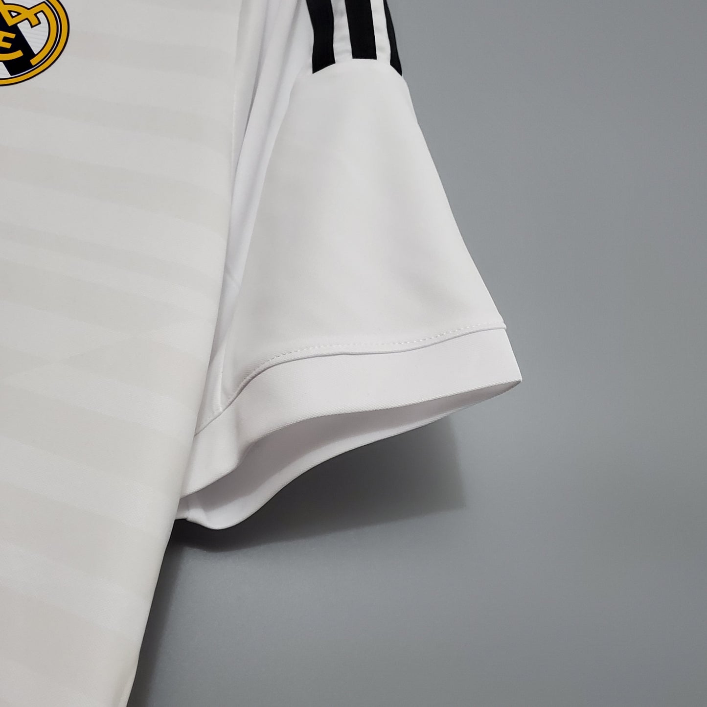 Camisa Real Madrid Titular 14/15 - Versao Retro - detalhe