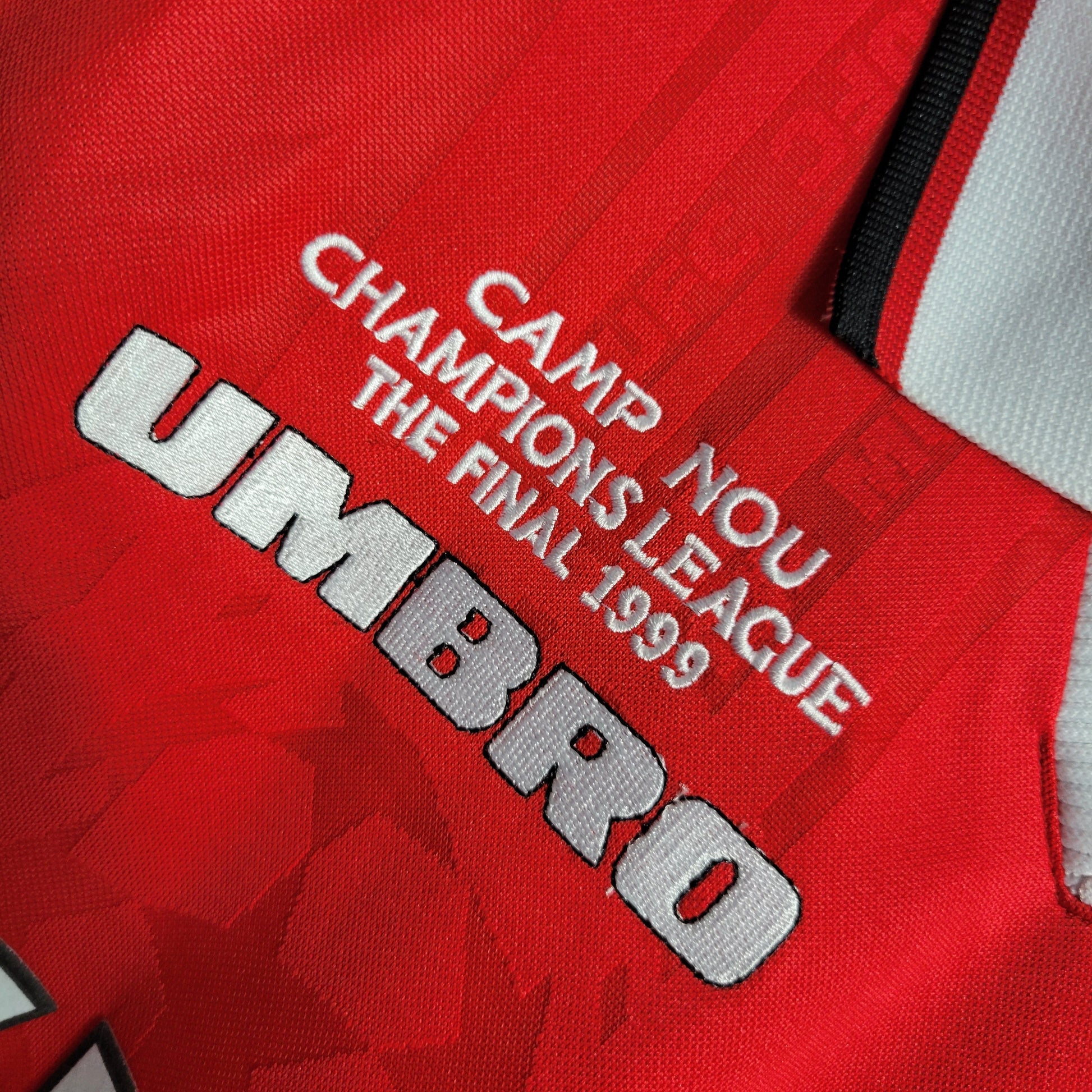 Camisa Manchester United Titular 1999 - Versao Retro - detalhe
