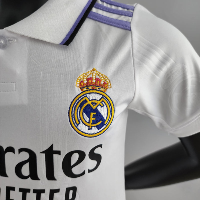 Conjunto Infantil Real Madrid 2022/23 - Home