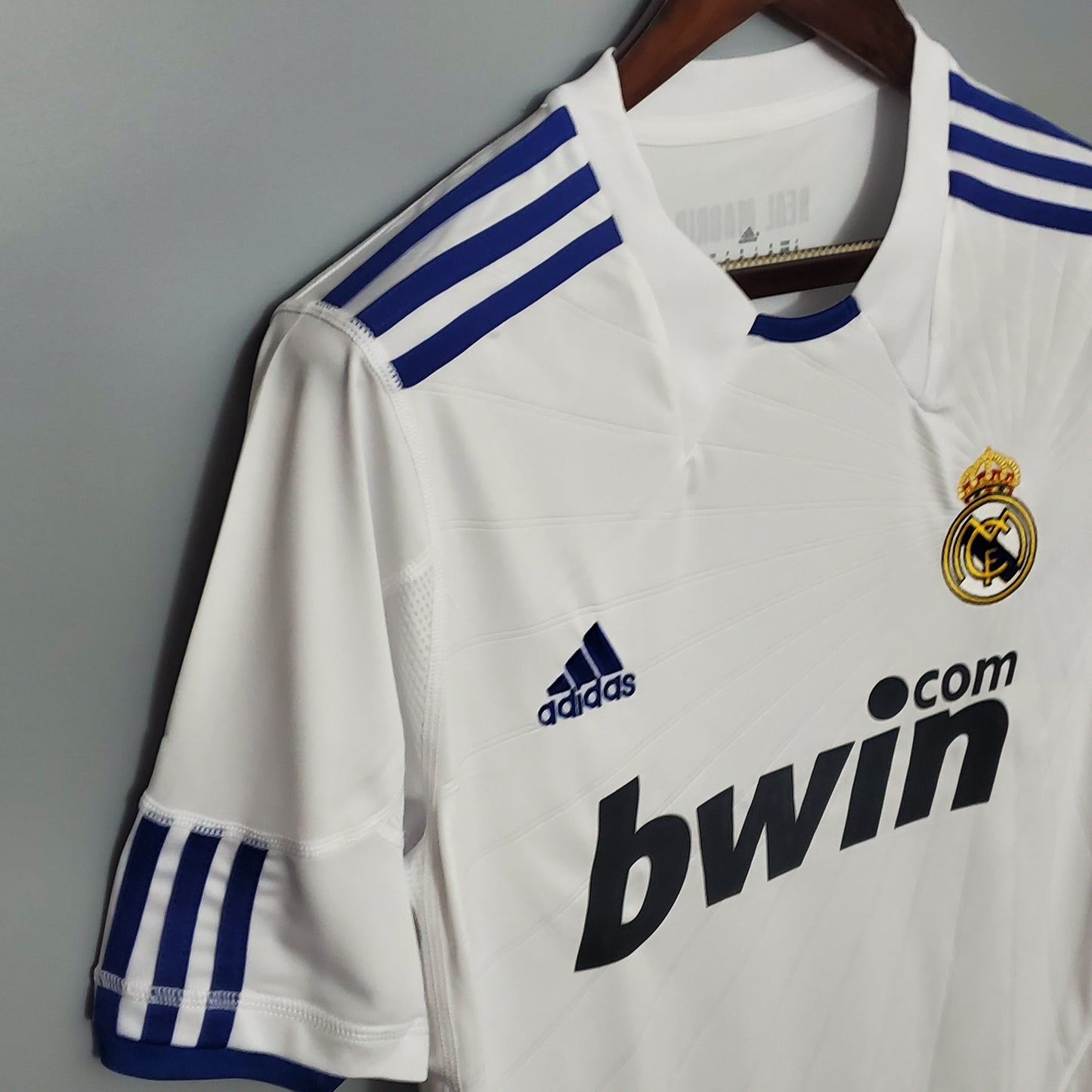Camisa Real Madrid Titular 10/11 - Versao Retro - imagem 4