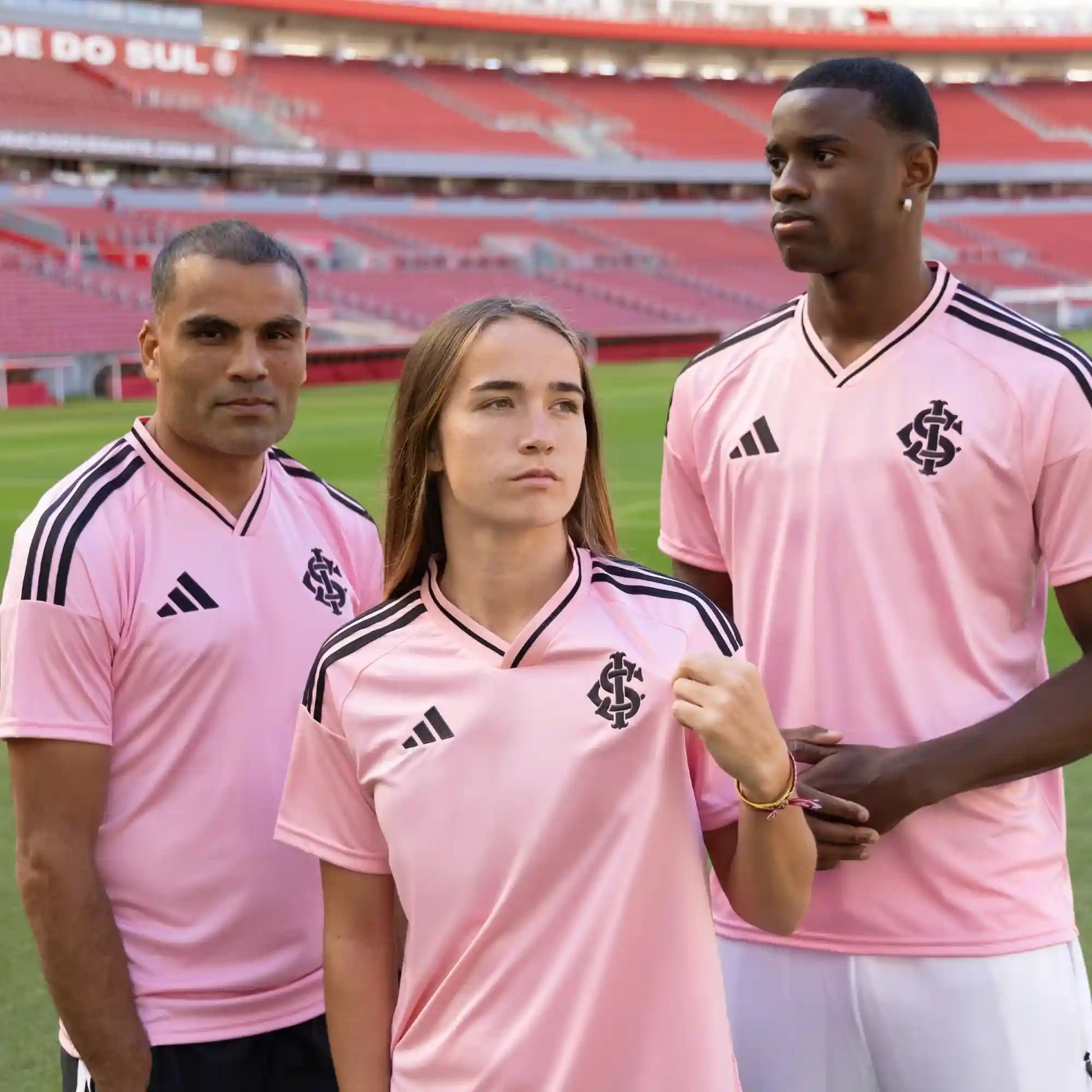 Camisa Feminina Internacional Outubro Rosa 2025 - detalhe