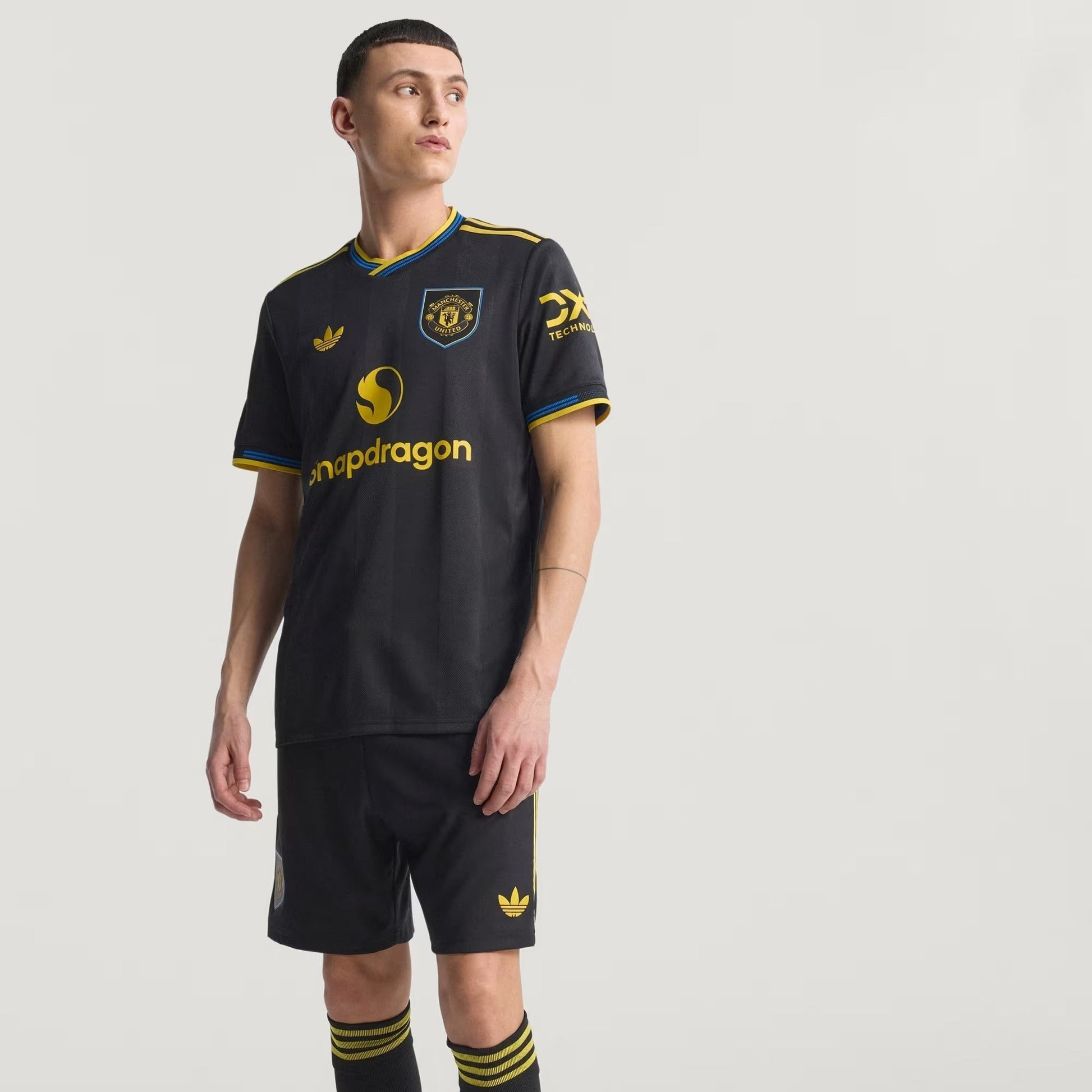 Camisa Adidas Manchester United 2025/26 III - vista frontal