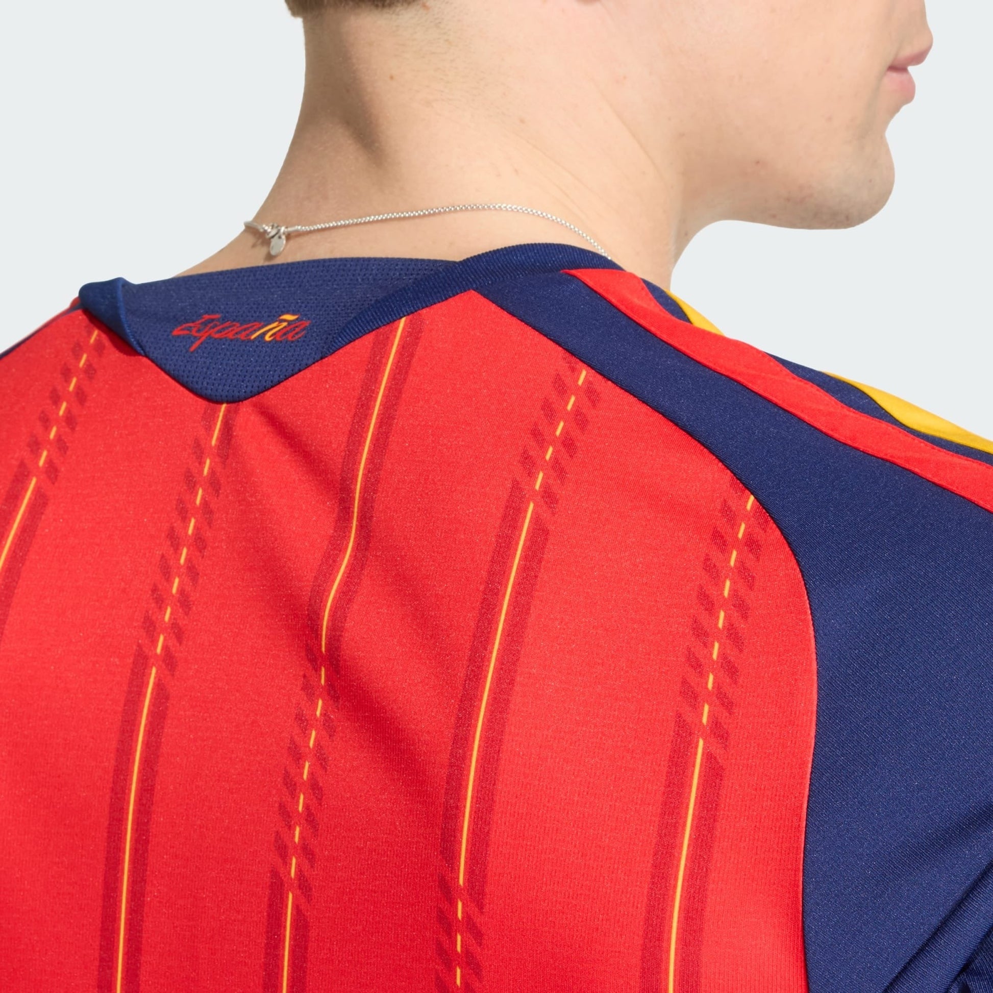 Camisa Espanha 2026/27 I - detalhe