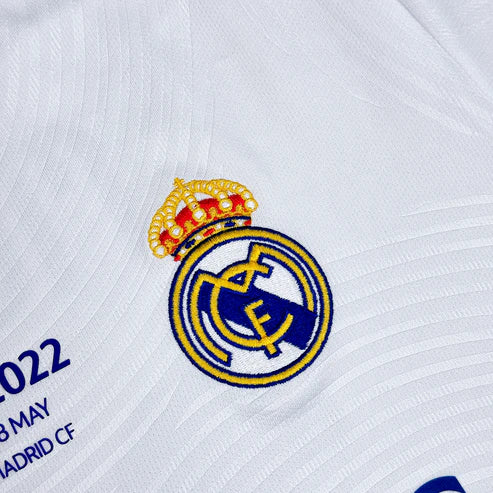 Camisa Retrô Real Madrid 2021/22 Home