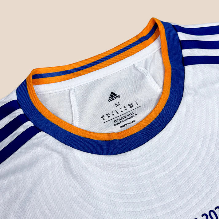 Camisa Retrô Real Madrid 2021/22 Home