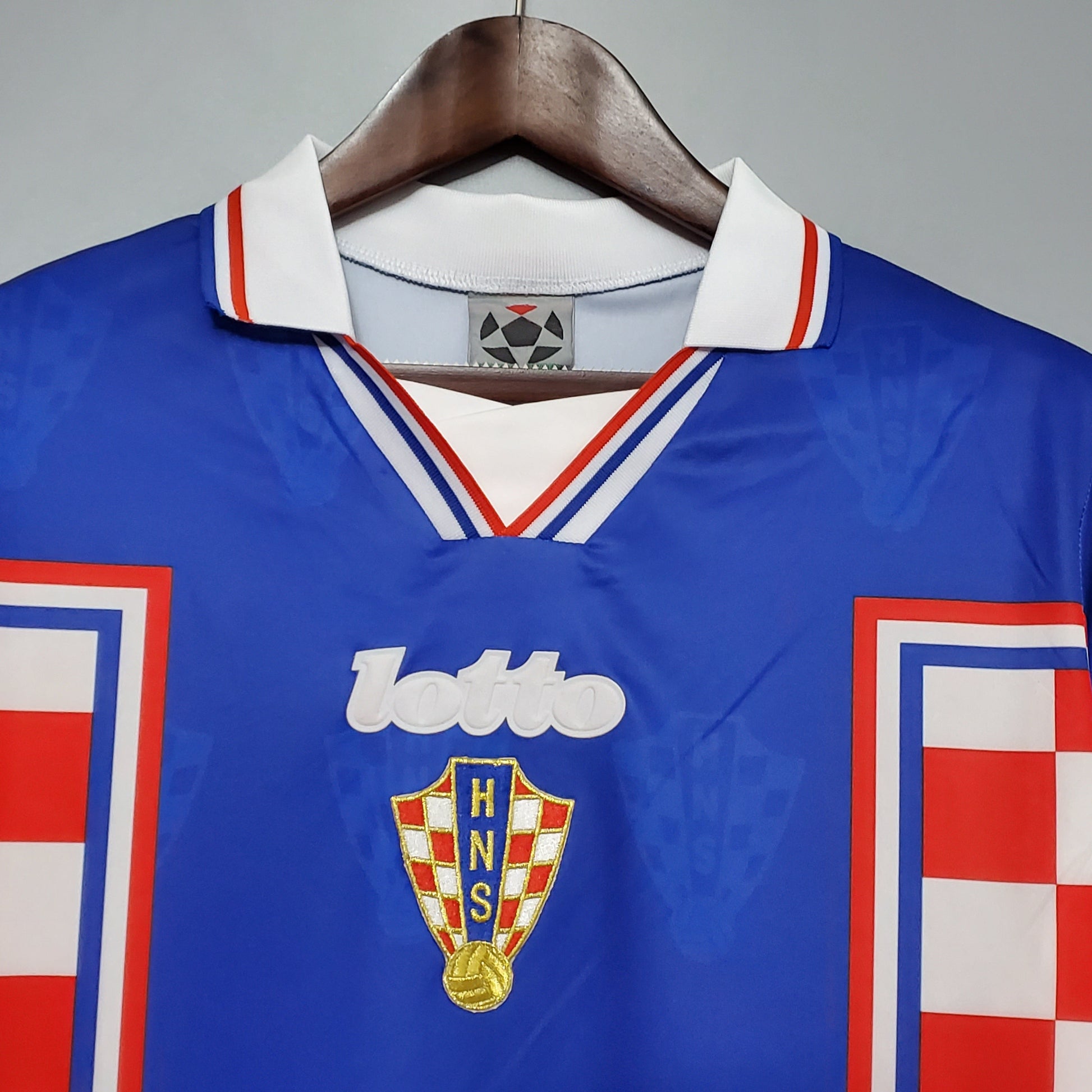 Camisa Croacia Reserva 1998 - Versao Retro - detalhe