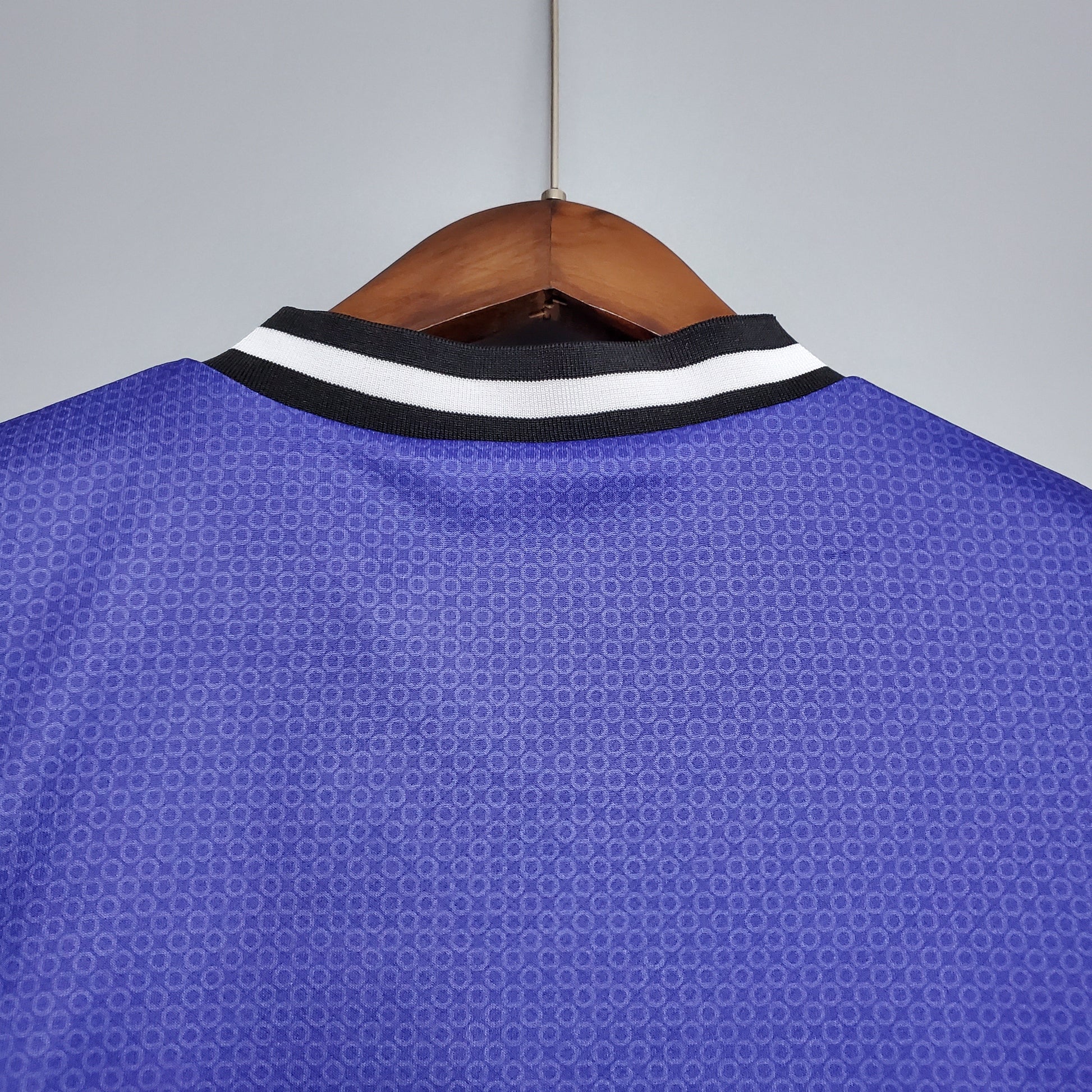 Camisa Real Madrid Reserva 97/98 - Versao Retro - imagem 5