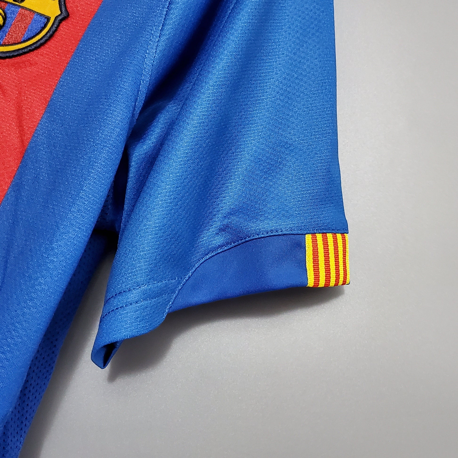 Camisa Barcelona Titular 06/07 - Versao Retro - detalhe