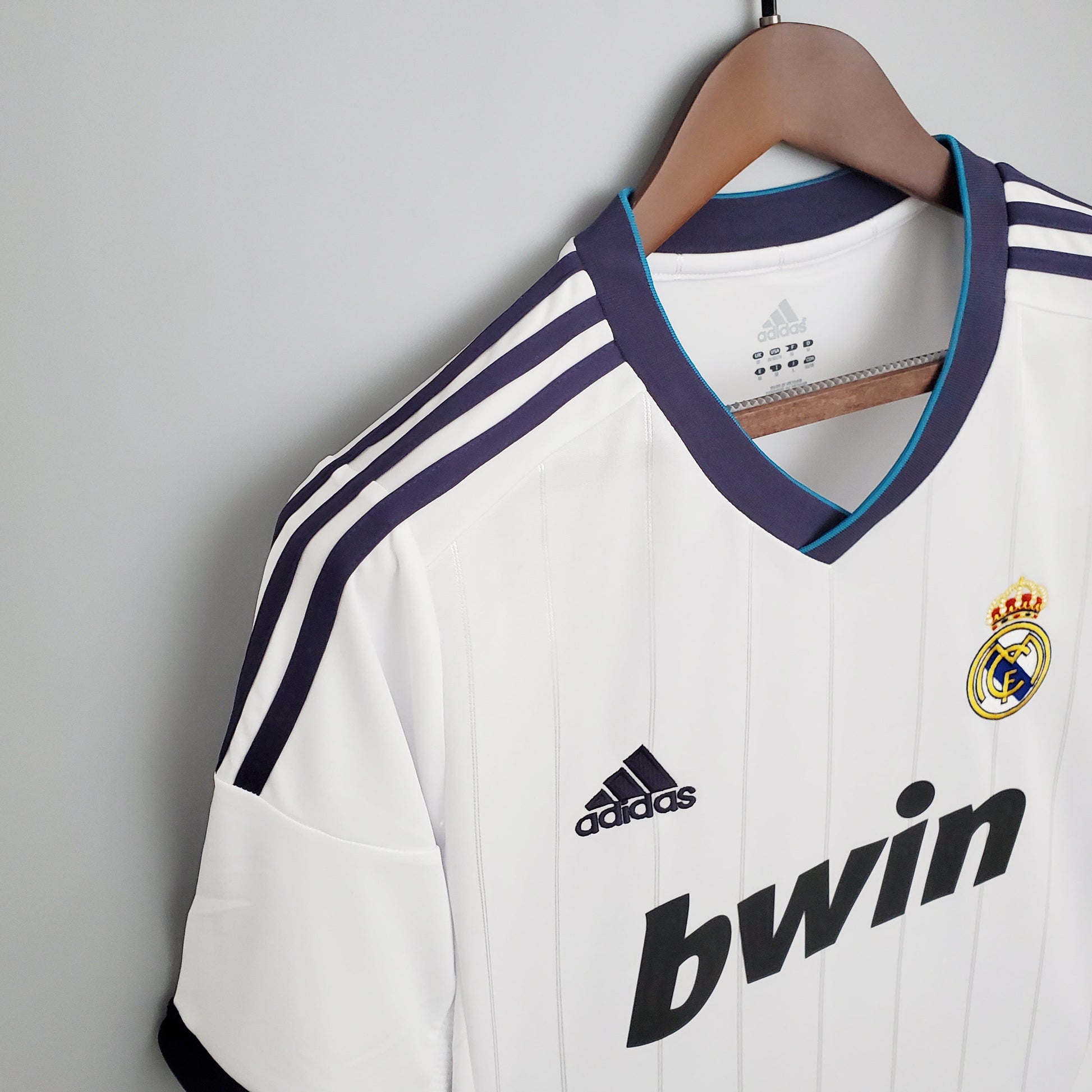 Camisa Real Madrid Titular 12/13 - Versao Retro - imagem 4
