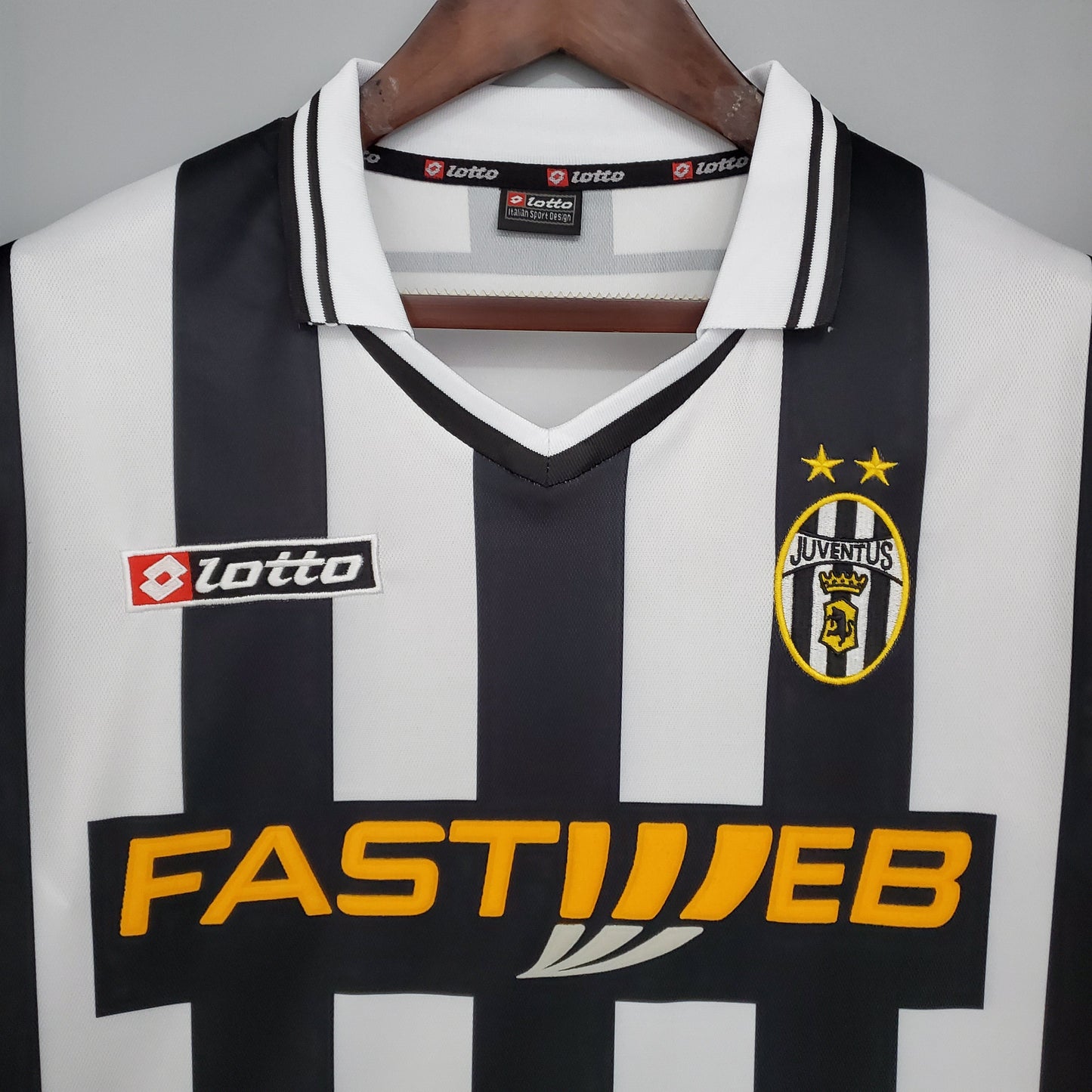 Camisa Juventus Titular 01/02 - Versao Retro - detalhe