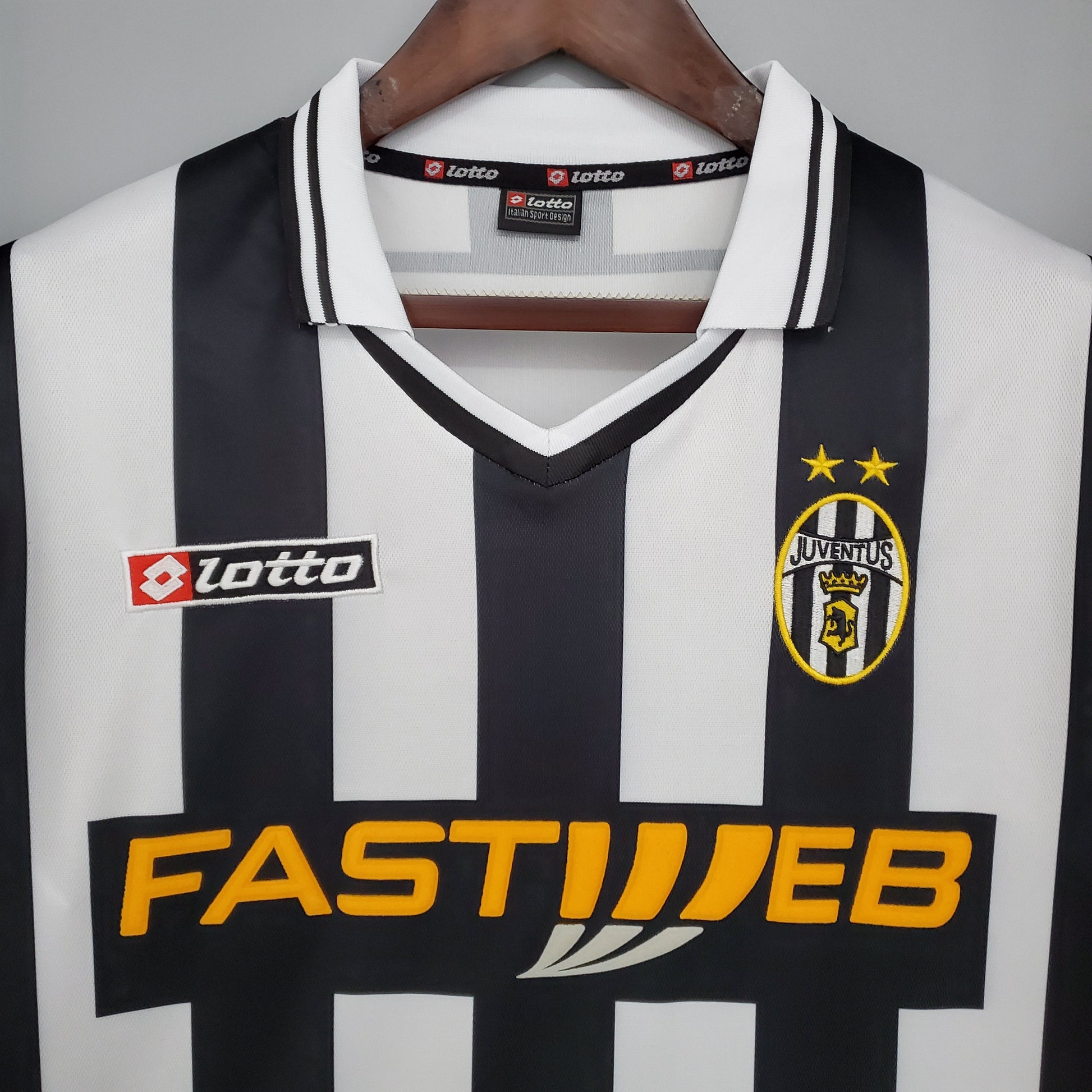 Camisa Juventus Titular 01/02 - Versao Retro - detalhe