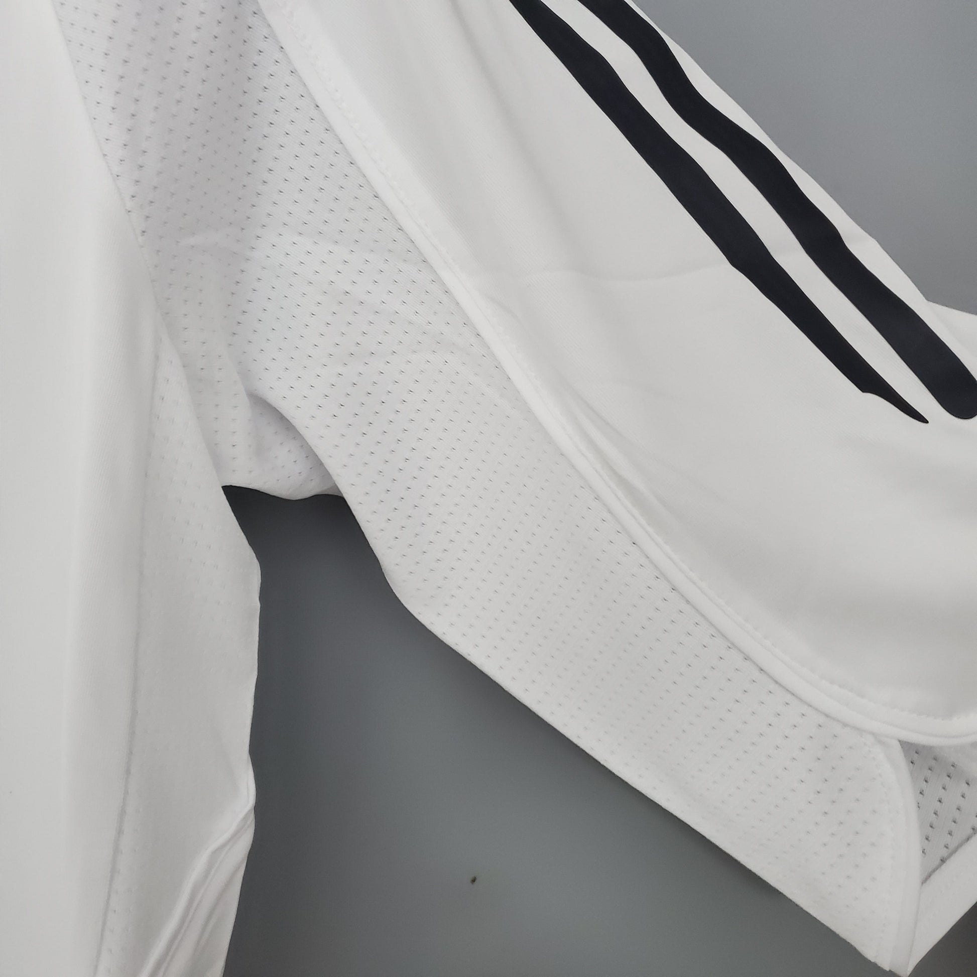 Camisa Real Madrid Titular 05/06 - Versao Retro - imagem 4