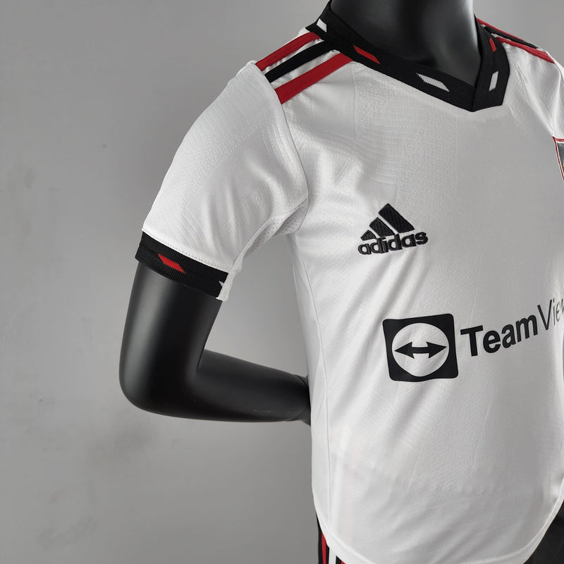 Conjunto Infantil Manchester United 2022/23 - Away