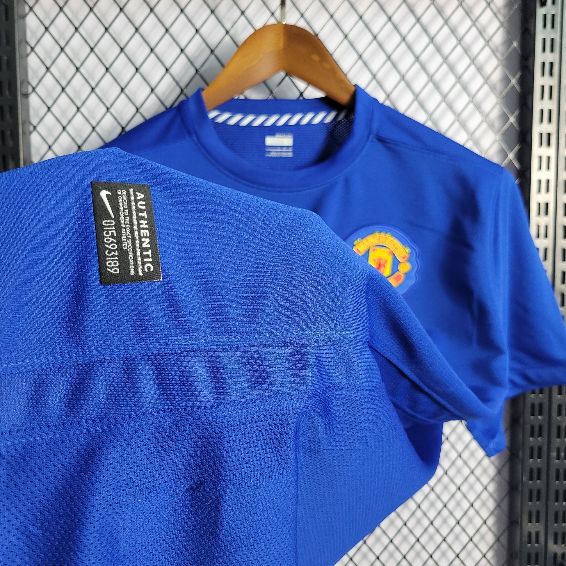 Camisa Manchester United Reserva 07/08 - Versao Retro - detalhe