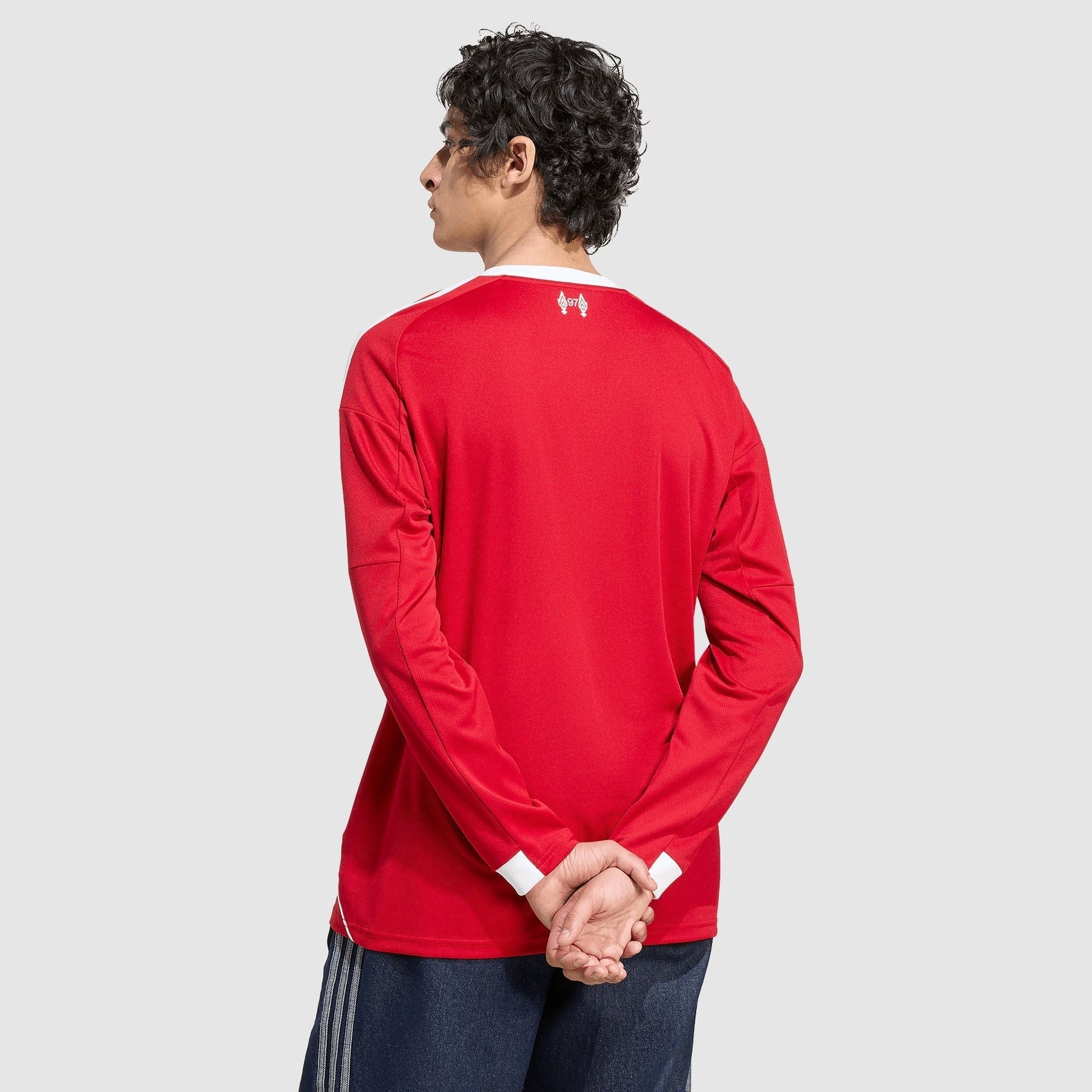 Camisa adidas Liverpool 2025/26 I Manga Longa - detalhe