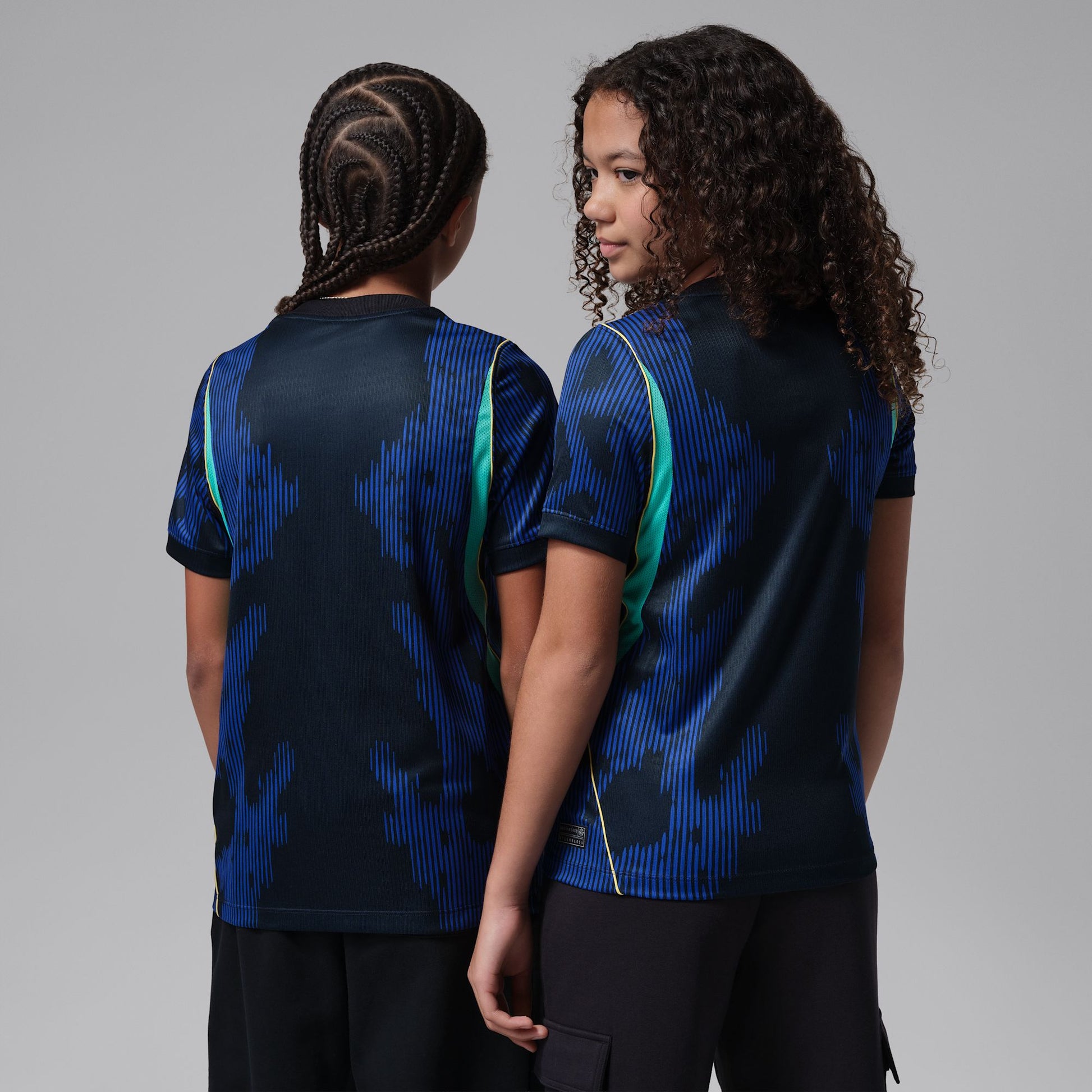 Conjunto Infantil Selecao Brasileira 2026/27 II - vista traseira